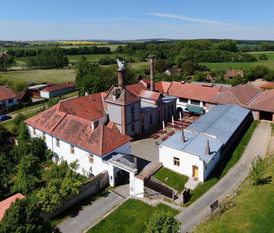 Pivovarsky Hotel Dalesice Экстерьер фото